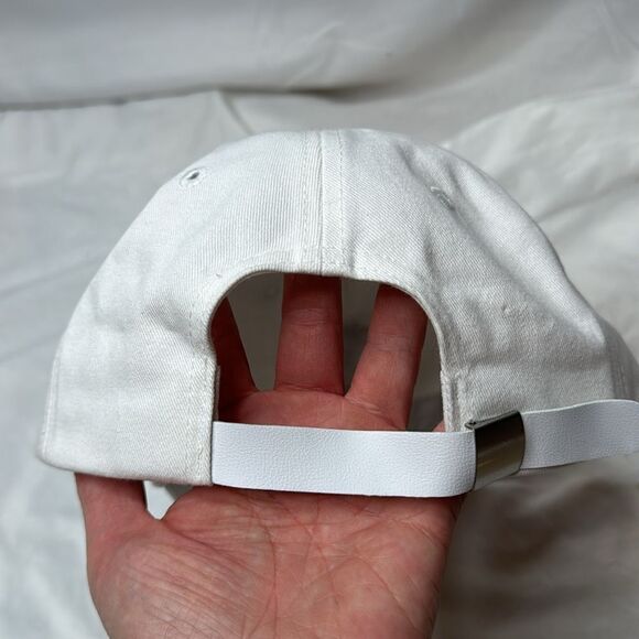 Disney Mickey Mouse Vintage Strap Back White Cap. - Picture 4 of 5